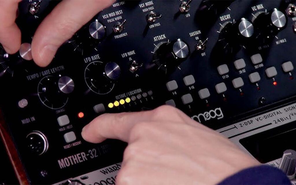 moog mother 32 synthesizer